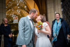 während der Hochzeit von Anna und Jan am Freitag (27.08.2021) im Standesamt in Braunschweig. Foto: Florian Kleinschmidt